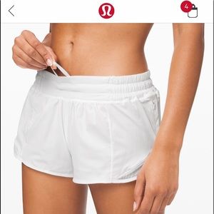 Lululemon Hotty Hot Short II 2.5” (Size 2)